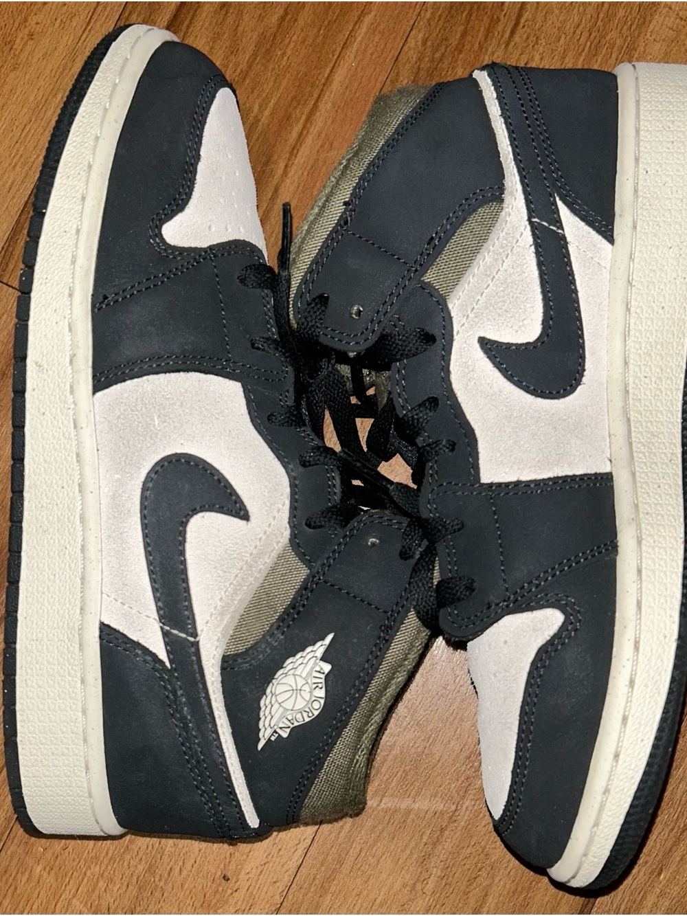 Air Jordan 1 mid se